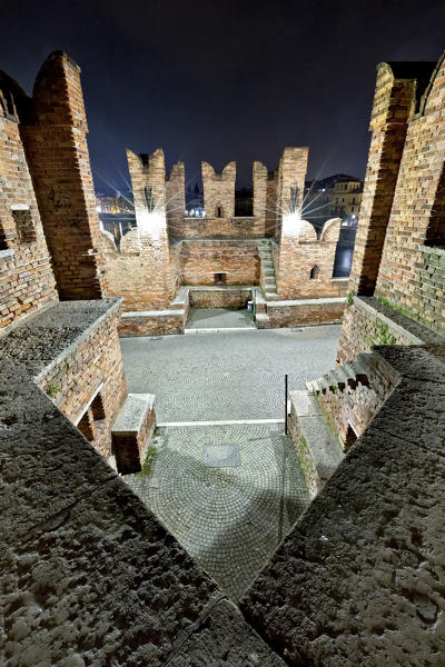 Battlements and walkways of the Scaligero bridge. Verona, Veneto, Italy, Europe.