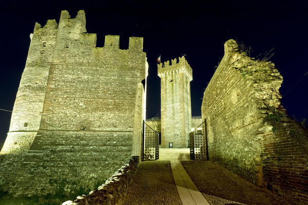 Walls and towers of the Scaligero castle at Valeggio sul Mincio. Verona province, Veneto, Italy, Europe.