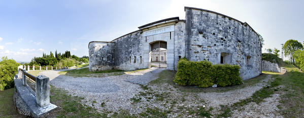 The imposing architecture of Fort Degenfeld underlines the constructive ability of the Habsburg army. Pastrengo, Verona province, Veneto, Italy, Europe.