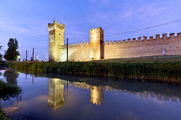 The Scaliger castle of Villimpenta at dusk. Villimpenta, Mantova province, Lombardy, Italy, Europe.