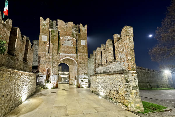 Porta Aquila is an entrance to the medieval village of Soave. Verona province, Veneto, Italy, Europe.