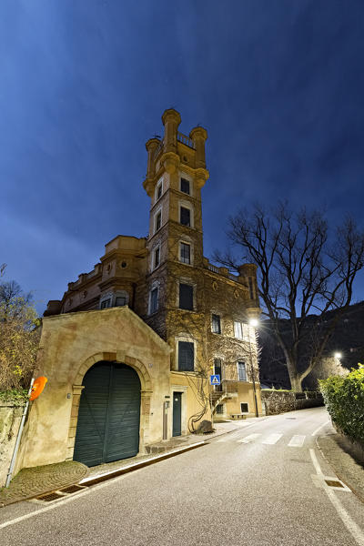 Compil Castle: this medieval fortress in Bolzano was modernized in 1870 in the English neo-Gothic style (Tudor). Trentino Alto-Adige, Italy, Europe.