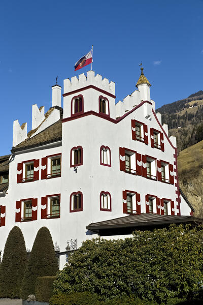 The medieval fortified building of Saltaus was the first Schildhof (shield farm) in the Passiria Valley. Today it is a typical Tyrolean hotel. San Martino in Passiria/St. Martin in Passeier, Bolzano province, Trentino Alto-Adige, Italy, Europe.