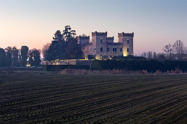 Bevilacqua Castle dates back to the 14th century and stands on the Venetian countryside. Bevilacqua, Verona province, Veneto, Italy, Europe. 