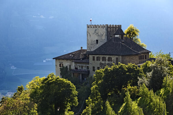 Thurnstein is a medieval castle overlooking the Merano plain. Today it is used as a Tyrolean hotel and restaurant. Tirolo/Tirol, Bolzano province, Trentino Alto-Adige, Italy, Europe.