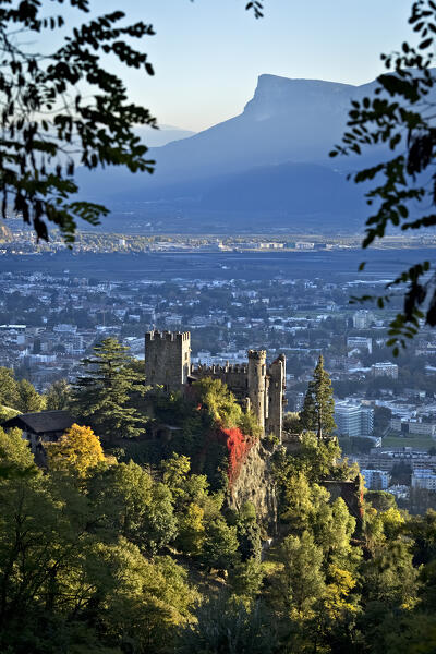 The medieval Brunnenburg/Fontana Castle dominates the city of Merano in the Tyrolean Burgraviato. Tirol/Tirolo, Bolzano province, Trentino Alto-Adige, Italy, Europe.