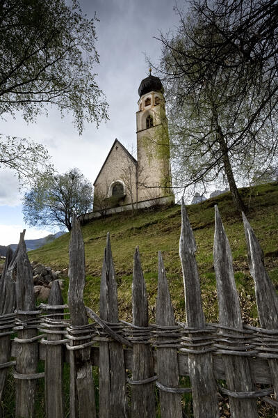 The Gothic-Romanesque church of St. Constantine (St. Konstantin). Fiè allo Sciliar (Völs am Schlern), South Tyrol, Italy.