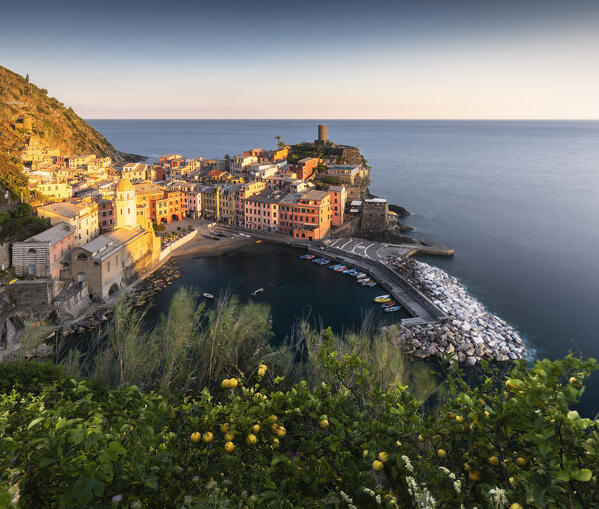 Sunset over the village of Vernazza, Unesco World Heritage Site, National Park of Cinque Terre, municipality of Vernazza, La Spezia province, Liguria district, Italy, Europe