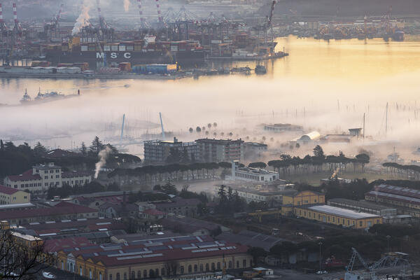 Maritime sunrise on Porto Mirabello and the Thaon di Revel bridge in La Spezia, La Spezia province, Liguria district, Italy, Europe.

