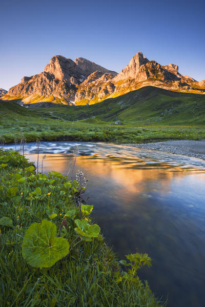 Italy, Piedmont, Cuneo District, Ellero Valley - sunrise at Marchisa plain