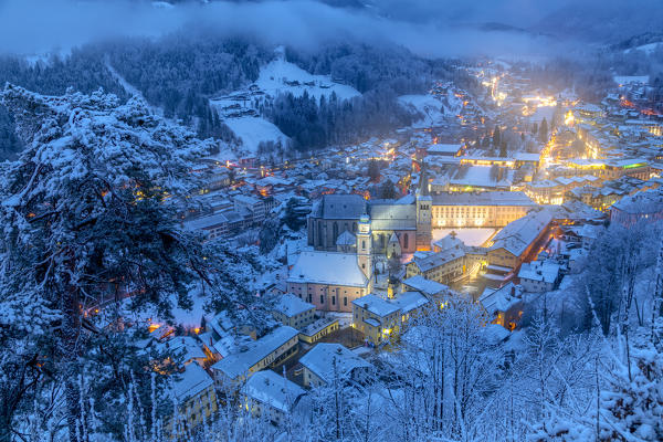 Historic town of Berchtesgaden in winter with snow, Berchtesgadener Land, Upper Bavaria, Bavaria, Germany