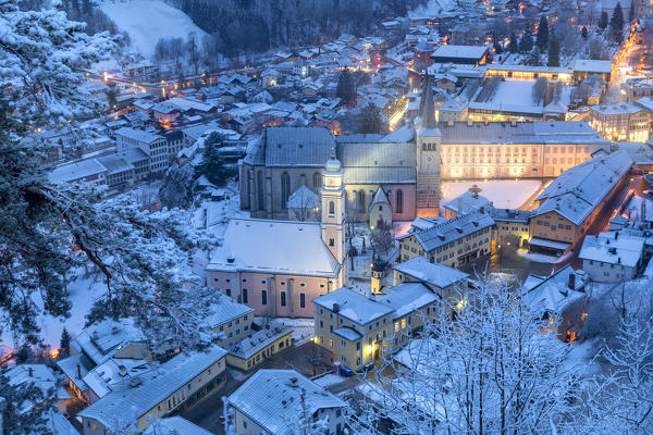 Historic town of Berchtesgaden in winter with snow, Berchtesgadener Land, Upper Bavaria, Bavaria, Germany