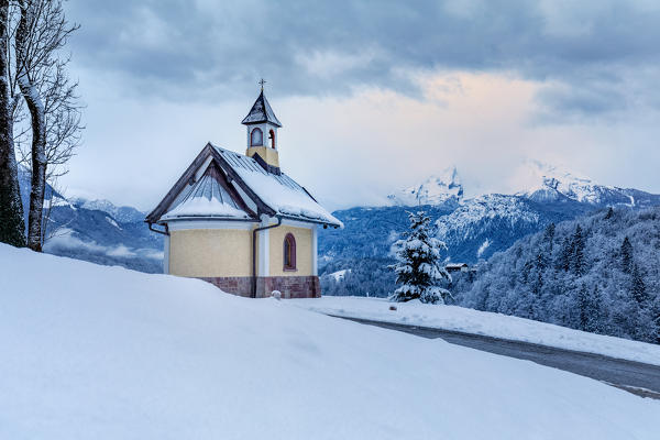 Chapel Kirchleitn at Berchtesgaden in winter, Berchtesgadener Land district, Upper Bavaria, Bavaria, Germany