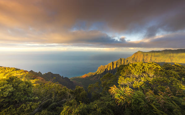 Na Pali coast State Wilderness area, north western side of Kauai island, Hawaii, USA