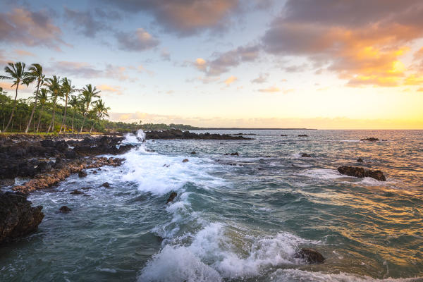 Sunset in Makena beach, Makena beach park, Maui island, Hawaii, USA