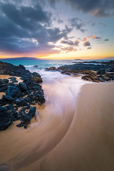 Sunset in Makena beach, Makena beach park, Maui island, Hawaii, USA