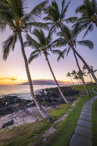 Sunrise in Kihei beach, Maui island, Hawaii, USA