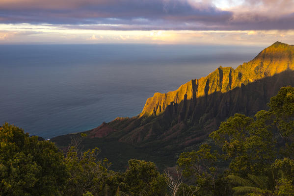 Na Pali coast, Kauai island, Hawaii, USA