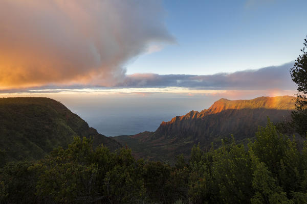 Na Pali coast, Kauai island, Hawaii, USA