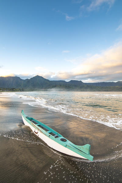 Sunrise in Hanalei beach, Kauai island, Hawaii, USA