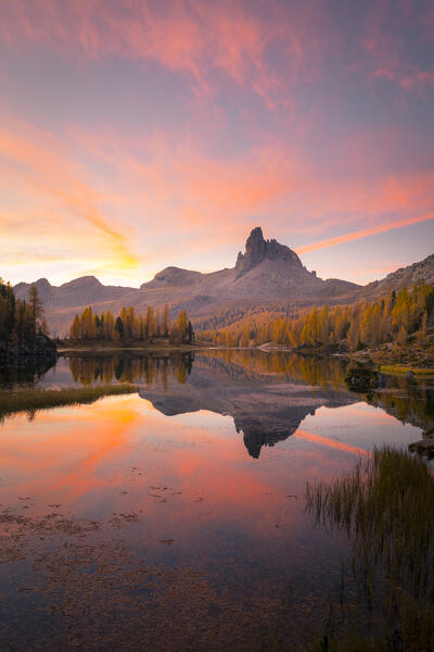 Sunrise at Federa Lake with autumnal colors; Cortina d'Ampezzo, Dolomites, Belluno province, Veneto, Italy.