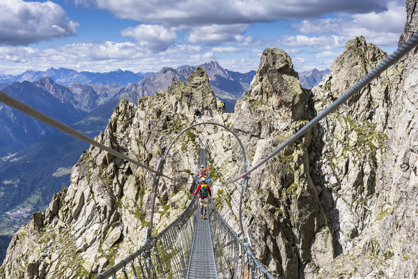 5 Tibetan Bridges: rope bridges in Italy 