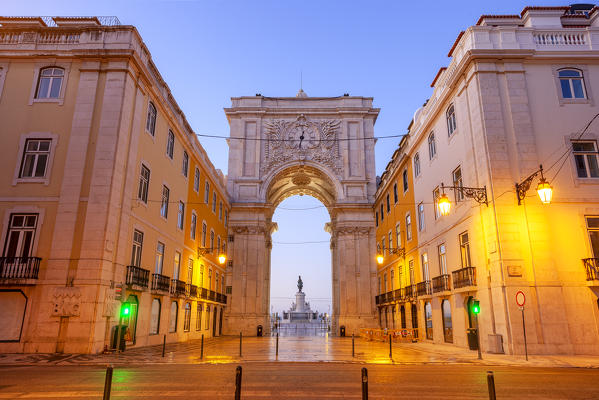 Arco de Rua Augusta (Arch of Augusta Street) at dawn, Baixa Neighborhood, Lisbon, Lisbon Metropolitan Area, Portugal