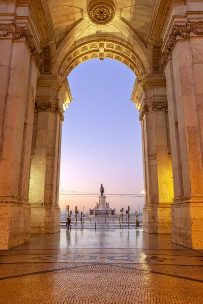 Arco de Rua Augusta (Arch of Augusta Street) at dawn, Baixa Neighborhood, Lisbon, Lisbon Metropolitan Area, Portugal