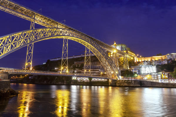 Nightview of Dom Luís I Bridge from Cais da Ribeira (Ribeira Pier), Porto, Porto district, Norte Region, Portugal