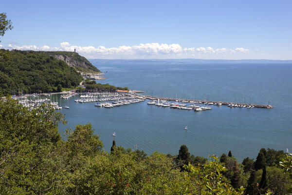 Sistiana Bay and gulf of Trieste from Rilke Trail, Sistiana Mare, Duino-Aurisina, Trieste province, Friuli - Venezia Giulia, Italy.