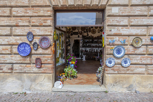Typical souvenir shop, Gubbio, Perugia province, Umbria region, Italy.