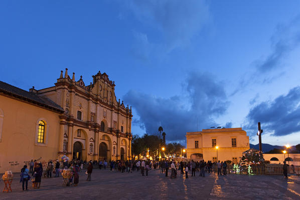 Cathedral, zocalo, San Cristobal de las Casas, Chiapas, Mexico.