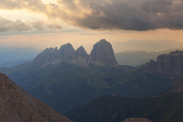 Sassolungo group from Punta Penia at sunset, Marmolada group, Dolomites, Canazei, Trento province, Trentino-Alto Adige, Italy