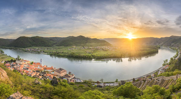 Duernstein, Wachau, Waldviertel, district of Krems, Lower Austria, Austria, Europe. Panoramic view at sunset from the castle ruin Duernstein to the Danube Bend and the villages of Duernstein, Rossatzbach and Rossatz