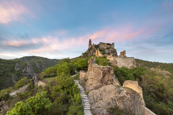 Duernstein, Wachau, Waldviertel,  district of Krems, Lower Austria, Austria, Europe. The castle ruin Duernstein at dusk