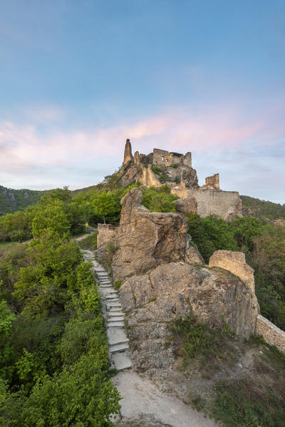 Duernstein, Wachau, Waldviertel,  district of Krems, Lower Austria, Austria, Europe. The castle ruin Duernstein at dusk