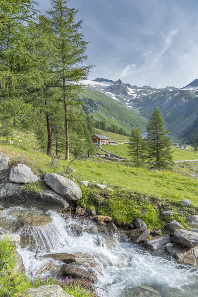 Selva dei Molini, province of Bolzano, South Tyrol, Italy, Europe. The Neves mountain hut