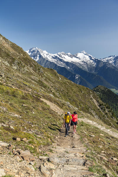 Sand in Taufers / Campo Tures, Bolzano province, South Tyrol, Italy. On the panoramic trail Speikboden withe the peaks of Schwarzenstein and Löffler in the background