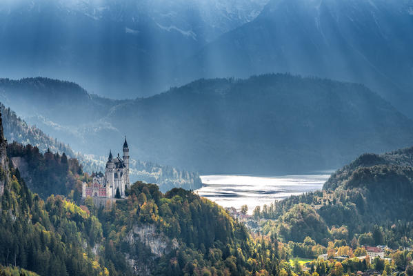 Schwangau, district Ostallgäu, Swabia, Bavaria, Germany, Europe. Neuschwanstein castle and the Alpsee lake