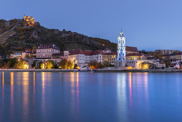 Duernstein, Wachau, Waldviertel,  district of Krems, Lower Austria, Austria, Europe. Evening in Duernstein with the collegiate church and the castle ruins