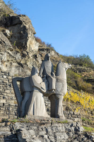 Duernstein, Wachau, Waldviertel, district of Krems, Lower Austria, Austria, Europe. Watstein Monument commemorating Richard the Lionheart (Richard I of England) and his rescuer Blondel 