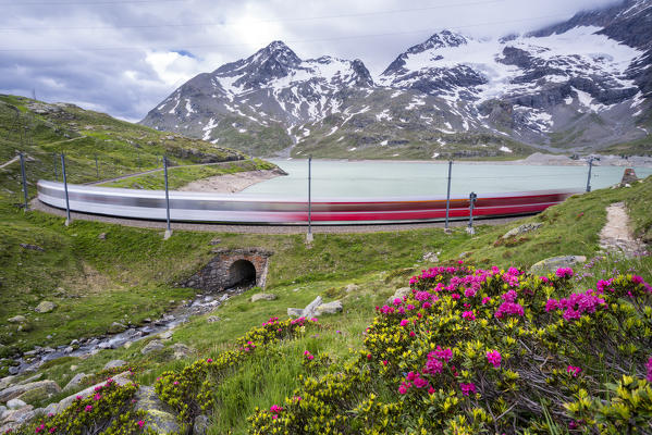 Passo del Bernina - Swizterland
Long exposure of Bernina Express
