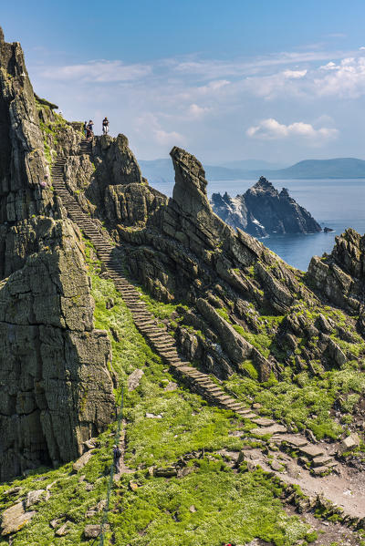Skellig Michael (Great Skellig), Skellig islands, County Kerry, Munster province, Ireland, Europe. The stone stairs leading to the monastery on top of the island.