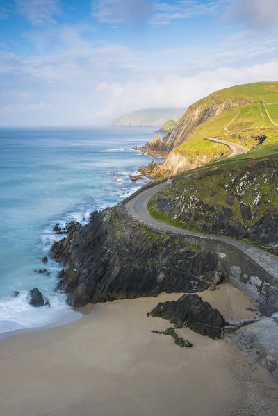 Coumeenoole beach (Slea Head), Dingle peninsula, County Kerry, Munster province, Ireland, Europe.