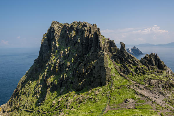 Skellig Michael (Great Skellig), Skellig islands, County Kerry, Munster province, Ireland, Europe. The stone stairs leading to the monastery on top of the island.
