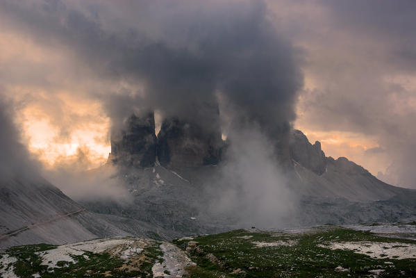 Europe, Italy, Dolomites, Belluno,Bolzano. Sunset at the Tre Cime di Lavaredo 