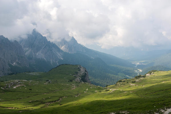 Europe, Italy, Veneto, Belluno, Misurina lake and the mountains around from the path near Auronzo hut at Tre Cime di Lavaredo
