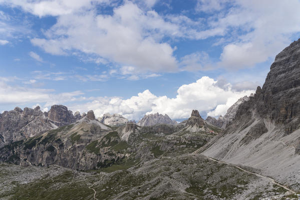 Sesto/Sexten, Dolomites, South Tyrol, province of Bolzano, Italy. The panorama from Forcella Lavaredo on Refuge Locatelli, Torre di Toblin, Torre dei Tre Scarperi and Croda dei Baranci