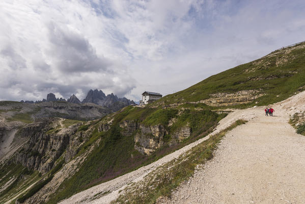 Sesto/Sexten, Dolomites, South Tyrol, province of Bolzano, Italy. The Refuge Auronzo and the Cadini of Misurina on the background