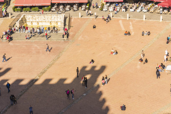 Italy, Tuscany, Siena, historic centre (UNESCO World Heritage Site), Piazza del Campo, Gaia Fountain